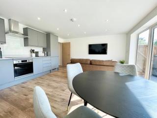 NEW Bungalow - near Quays - Ample Free Parking - Wi-Fi - Gloucester - 5