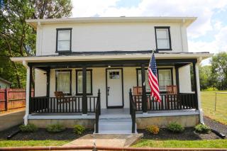 1939 Four Bed Rustic Escape by Casino - Ranson - 0