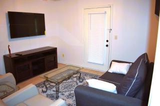 Cozy 3BR-3BA Home Near Zona Rosa Shopping and Dining - Kansas City - 2