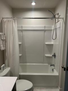 Bright & Airy 2BR Townhouse - Washington - 3