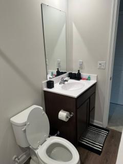 Bright & Airy 2BR Townhouse - Washington - 1
