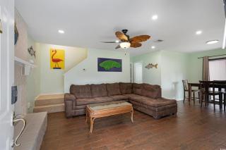 Mai Tu Suns - Renovated 3 Bedroom Beach Home! - Myrtle Beach - 0