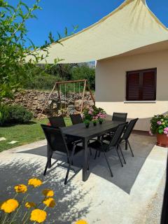 Jacuzzi, Kids' Playground, Free Parking - 9