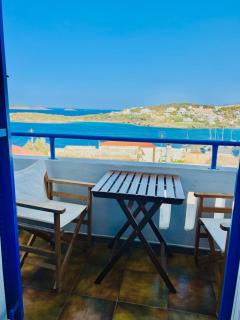 White & Blue - Batsi - 2