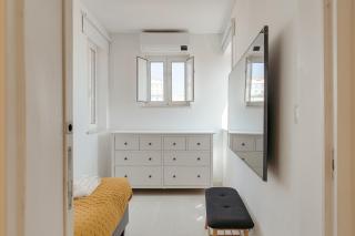 HostWise - Stylish Flat near Bica Elevator - Lisbona - 1
