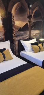 Split Luxury Oasis - 1