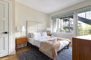 Sunny 2BR Loft • Work Relax Minutes to NYC - Hoboken - 4