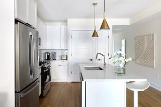 Sunny 2BR Loft • Work Relax Minutes to NYC - Hoboken - 2
