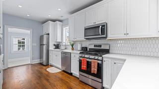 Modern Coastal Comfort - 3 Bedroom Condo with Balcony - Ocean City - 1