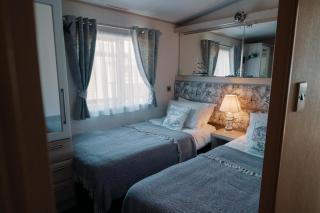 New Forest Retreat on a Holiday Park - New Milton - 2