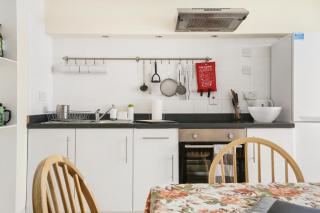 Flat on Broadway Market with Patio - 1