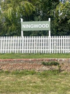Old Ningwood Station Bed & Breakfast, Ningwood, Isle of Wight PO41 0TG - Shalfleet - 9