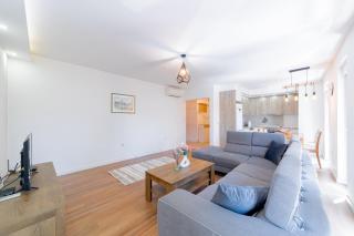 Merak City Center 2-Bedroom apartment with French balcony - Sarajevo - 8