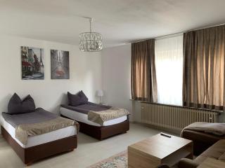 Schöne Zwei Zimmer Wohnung mit Balkon Braun - Hannover - 0