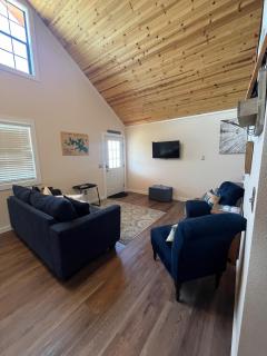 The Lonesome Dove Lake Cabin - Canyon Lake - 0