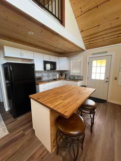 The Lonesome Dove Lake Cabin - Canyon Lake - 7