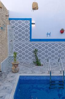BDar Stay Maison d'hôtes avec piscine et rooftop à Tozeur, à 10 min de la Médina - Tozeur - 4