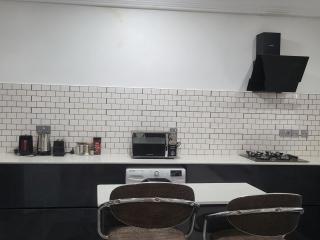 Fresh Studio in Accra, Ga West - Trofwi - 3