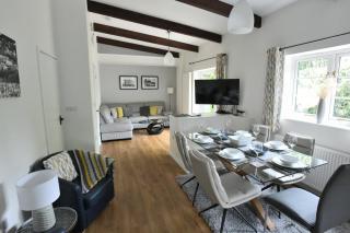 Bulverton House Holiday Cottages - 0