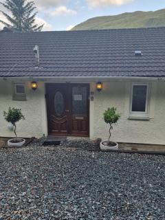 WATERSIDE 3 BED COTTAGE, HOT TUB, SAUNA, PVT BEACH - Arrochar - 8