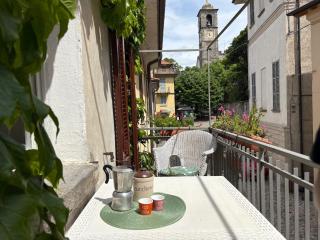 tower house in a medieval village - Dervio - 2