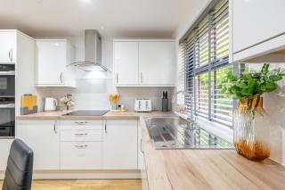 Swift Host - Friars Quay - Riverside - Sleeps up to 8 - Free Parking - City Centre - 8