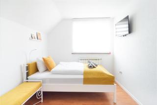 Bright&Cozy flat+balcony near Airport FREE Parking - 0
