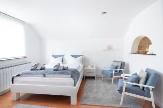 Bright&Cozy flat+balcony near Airport FREE Parking - Sarajevo - 4