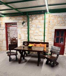 Lithos Areopoli Traditional House - 9