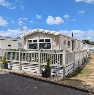 Casita De Cuervo at Shorefield Park - WIFI - Pet Friendly - Passes Included - Everton - 9