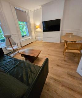 Waterloo, Haru Residence can sleep up to 8ppl - Maidstone - 9