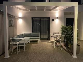 Ensuite bedroom with private entrance area - Salema - 9