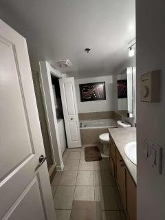 Beautiful and Cosy Downtown Condo with free underground parking - Montréal - 1