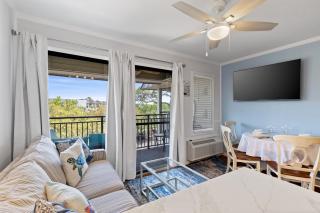 Turtleville Queen bed kid bed Renovated in 2025 - Hilton Head Island - 1