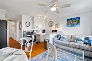 Turtleville Queen bed kid bed Renovated in 2025 - Hilton Head Island - 9
