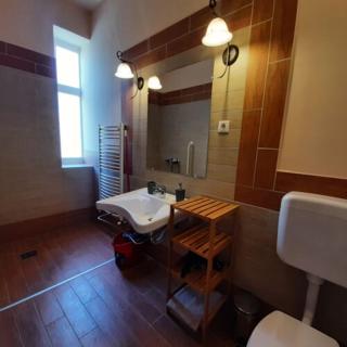 Thermália Vendégházak - Tulipán Apartman - Kaba - 5