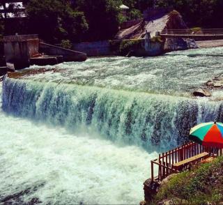 Hotel Dee waterfall view kutten - Kundālshai - 0