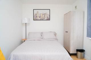 Garden Level Flat Heathrow airport 20 min, 7 min Tube Fast WiFi - Londra - 3