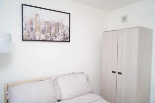 Garden Level Flat Heathrow airport 20 min, 7 min Tube Fast WiFi - Londra - 2