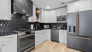 Sleeps 8 - Walk to Beach - Bright OC Condo - Ocean City - 6