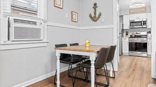 Modern Beach Retreat Sleeps 8 - Big Yard & BBQ - Ventnor City - 8