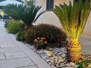 Villa TM with private heated pool, poolhouse & private garage - Milna - 4