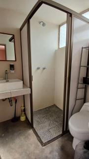 Suite Azalea, cocineta, baño privado, ubicación - Tepic - 5