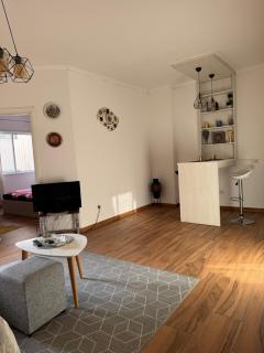Cozy Corner Apartment - Durrës - 7