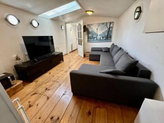 Prague on Boat, Privat Pier, Free Parking - Prag - 7