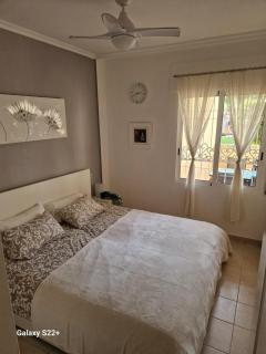 The Hideaway 2 Bed Poolside Groundfloor Apartment On Albatros Full AC Free Fast Wifi - Los Alcázares - 1