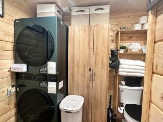 Elegant, Cozy Cub Cabin near Lake with Laundry Unit - Big Lake - 9