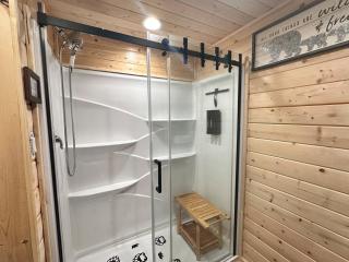 Elegant, Cozy Cub Cabin near Lake with Laundry Unit - Big Lake - 5