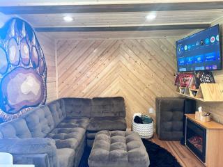 Elegant, Cozy Cub Cabin near Lake with Laundry Unit - Big Lake - 4