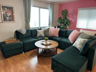 NEW Beach Home with Canopy Bed and Work Spaces - Manhattan Beach - 7